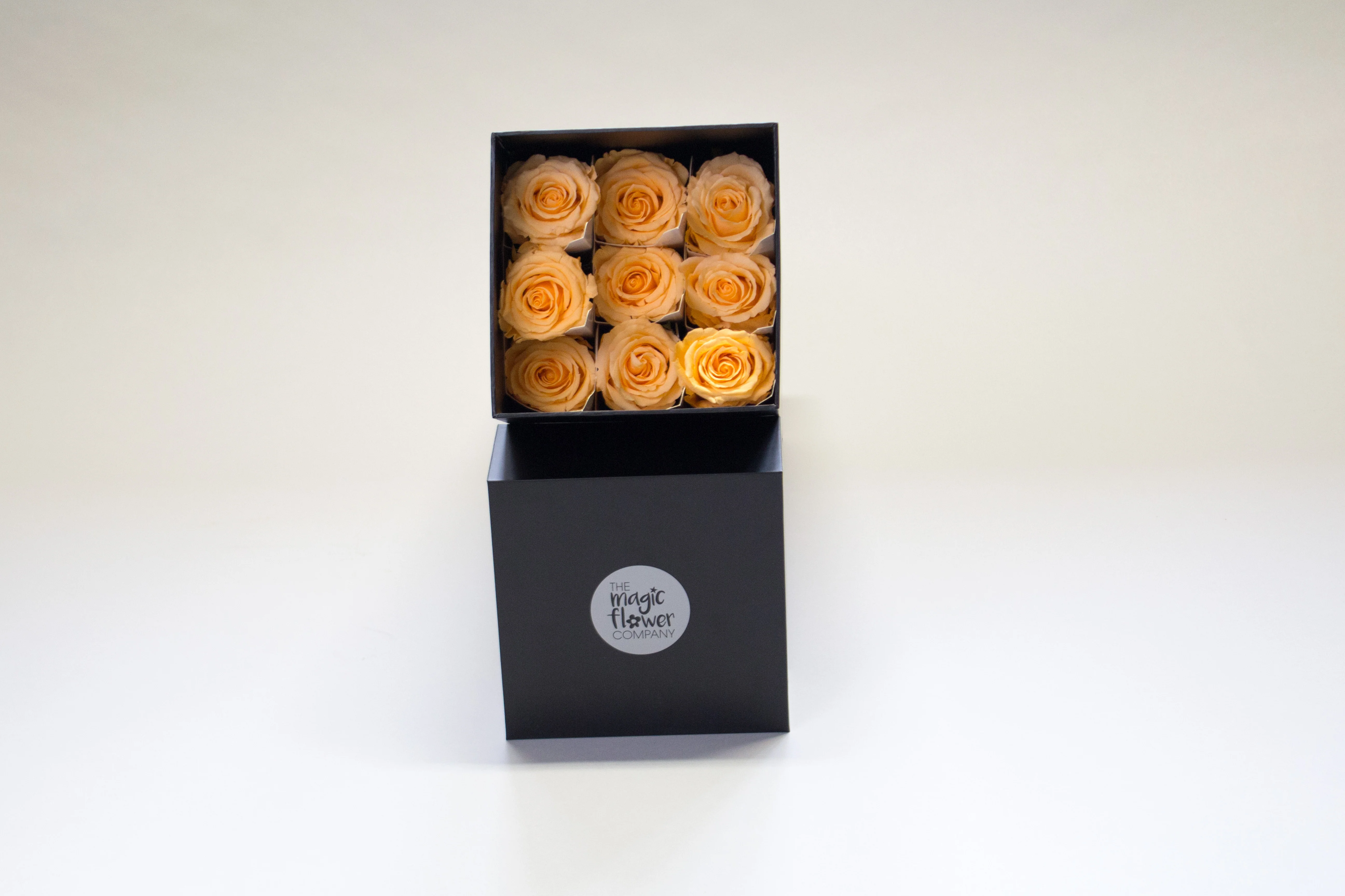 9 Premium Roses In Gift Box - Image 3