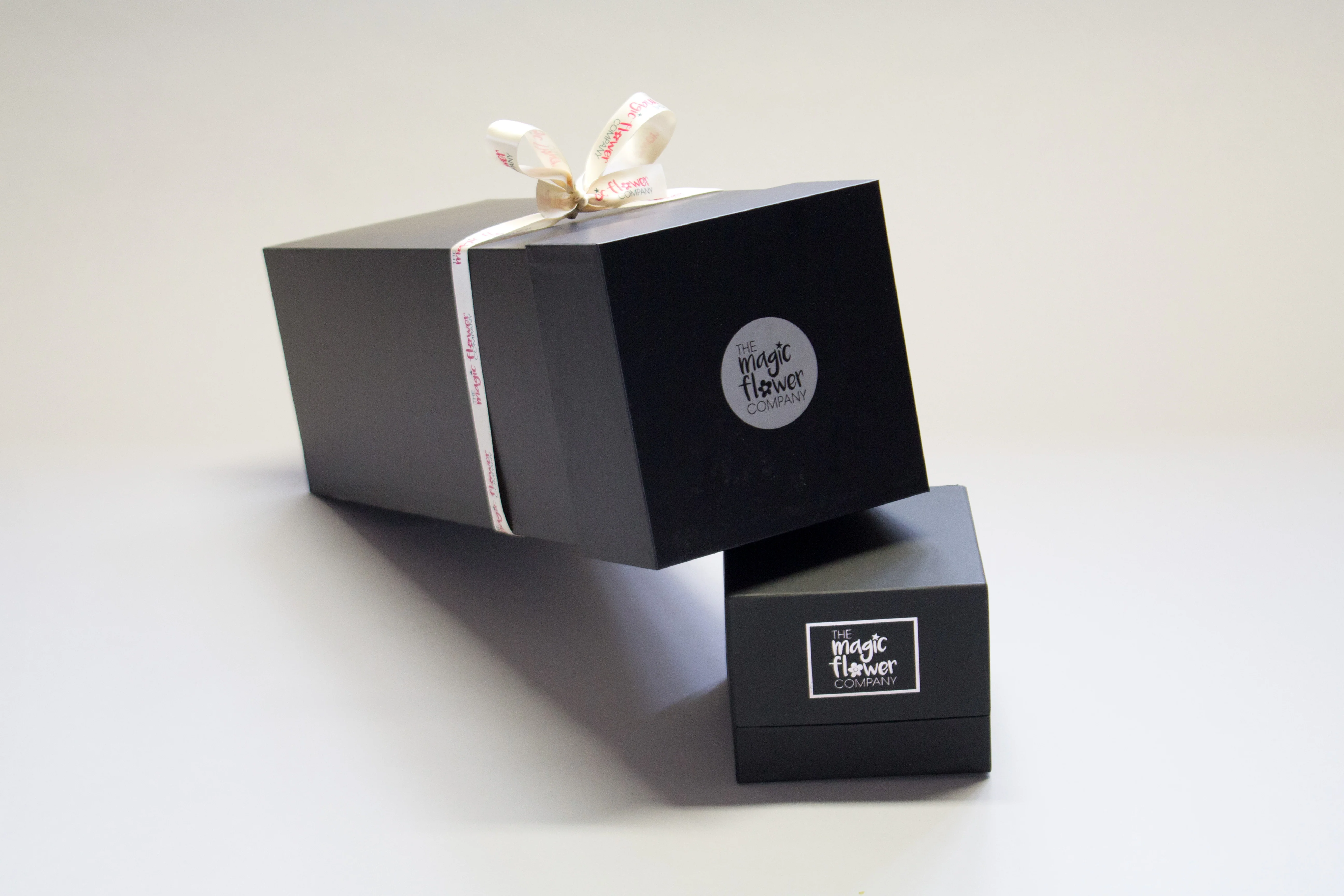 9 Premium Roses In Gift Box - Image 4